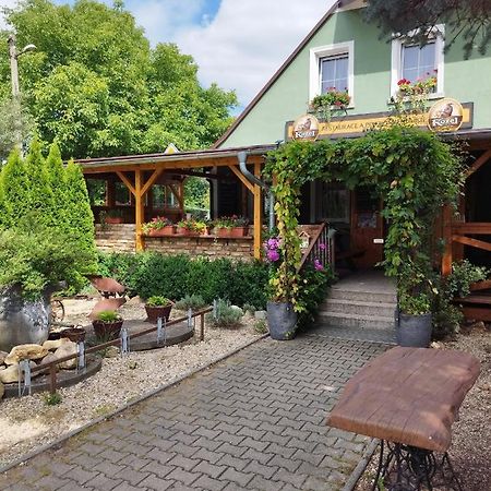 Restaurace A Penzion U Kuliku Raspenava Luaran gambar